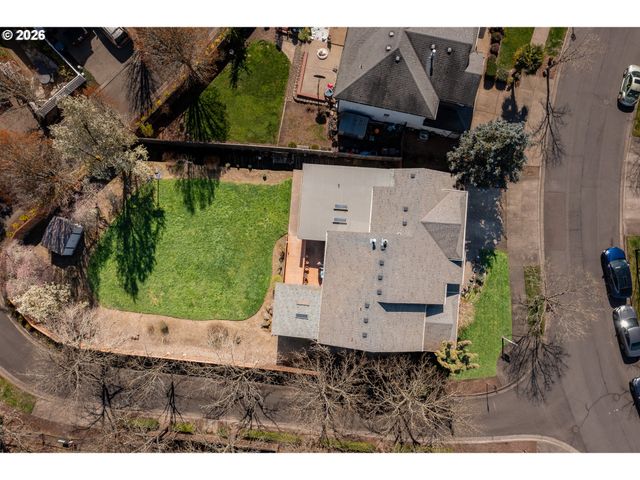 1037 Ne CREEKSEDGE Dr, Hillsboro, OR 97124