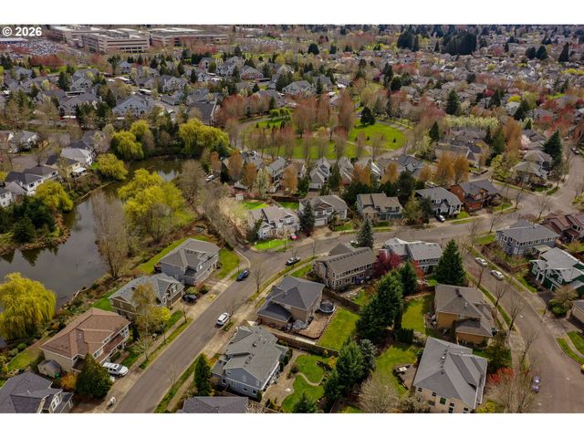 1037 Ne CREEKSEDGE Dr, Hillsboro, OR 97124