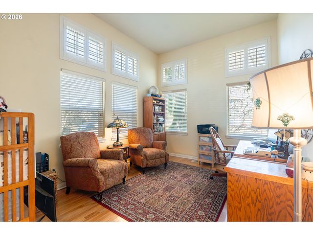 1037 Ne CREEKSEDGE Dr, Hillsboro, OR 97124