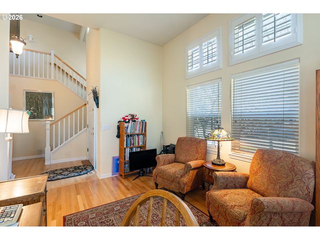 1037 Ne CREEKSEDGE Dr, Hillsboro, OR 97124