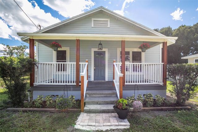 1240 E JACKSON AVENUE, Mount Dora, FL 32757