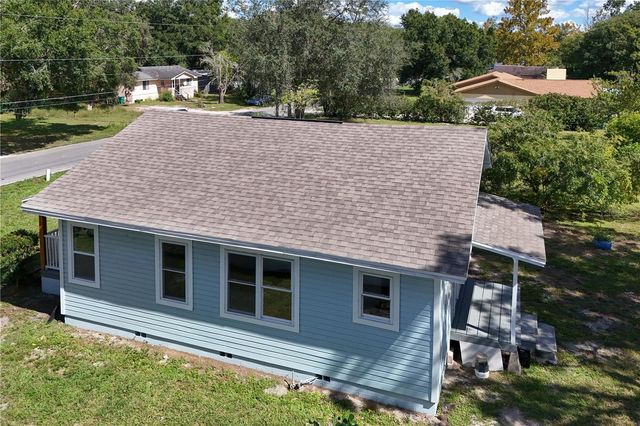 1240 E JACKSON AVENUE, Mount Dora, FL 32757