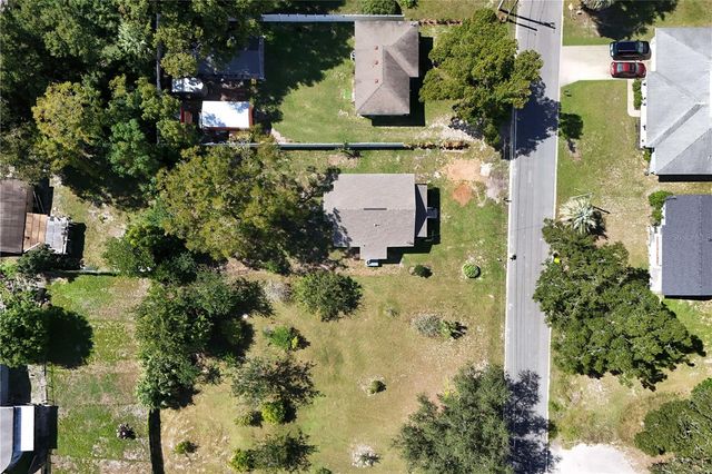 1240 E JACKSON AVENUE, Mount Dora, FL 32757