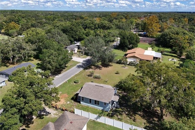 1240 E JACKSON AVENUE, Mount Dora, FL 32757