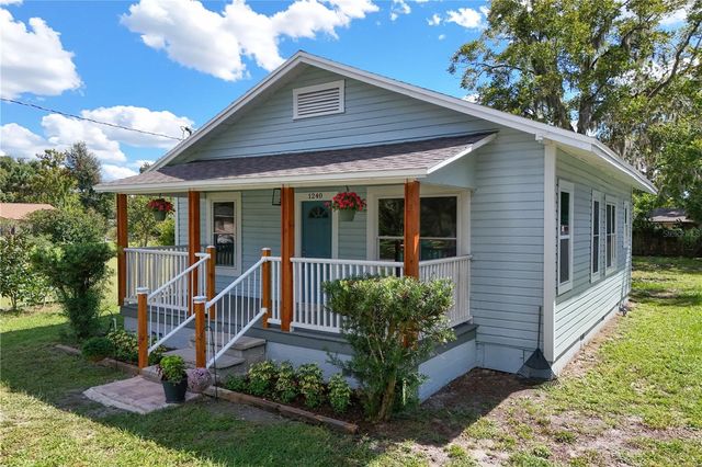 1240 E JACKSON AVENUE, Mount Dora, FL 32757