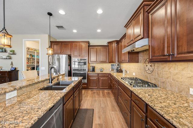 782 W HONEY LOCUST Avenue, Queen Creek, AZ 85140