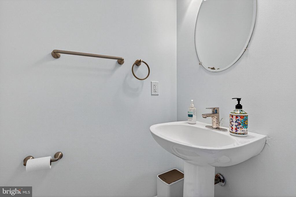 Image 25 of property listing at 12 PARKHILL PL, Baltimore, MD 21236