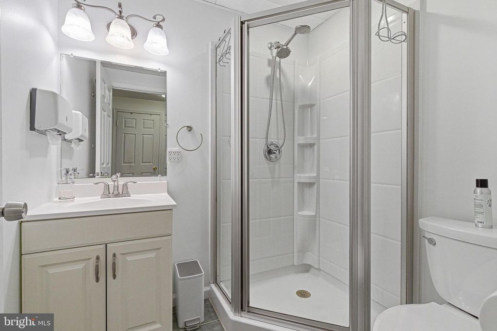 Image 33 of property listing at 12 PARKHILL PL, Baltimore, MD 21236