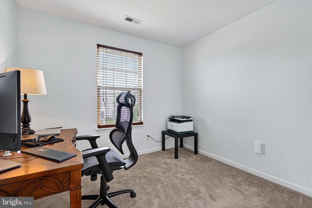 Image 9 of property listing at 12 PARKHILL PL, Baltimore, MD 21236