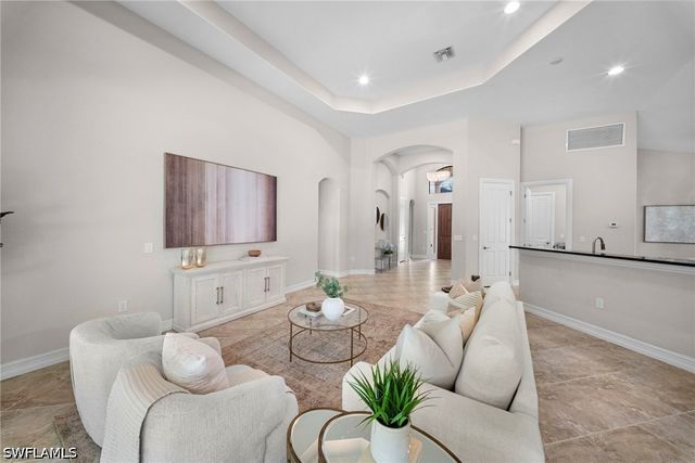 7267 Acorn WAY, Naples, FL 34119