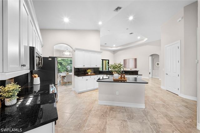 7267 Acorn WAY, Naples, FL 34119