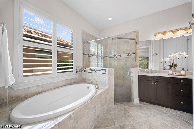 7267 Acorn WAY, Naples, FL 34119