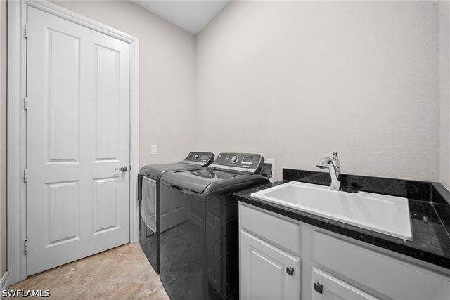 7267 Acorn WAY, Naples, FL 34119