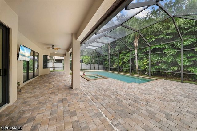 7267 Acorn WAY, Naples, FL 34119