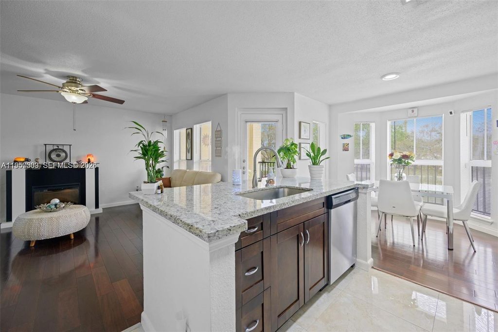 777 Riverside Dr 1521, Coral Springs, FL 33071