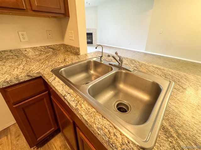 53240 Glen Oak Drive, Chesterfield, MI 48051