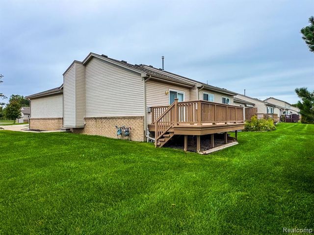 53240 Glen Oak Drive, Chesterfield, MI 48051