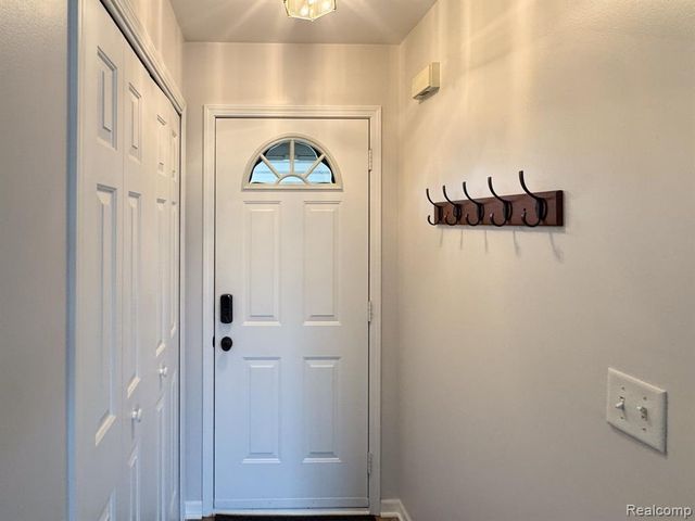 53240 Glen Oak Drive, Chesterfield, MI 48051