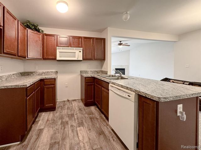 53240 Glen Oak Drive, Chesterfield, MI 48051