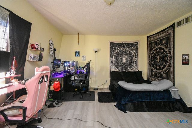 1805 Rosemary Avenue, Victoria, TX 77901