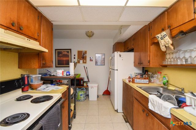 1805 Rosemary Avenue, Victoria, TX 77901