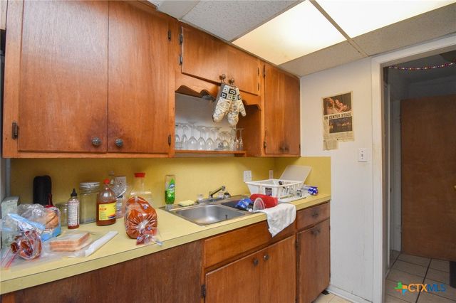 1805 Rosemary Avenue, Victoria, TX 77901