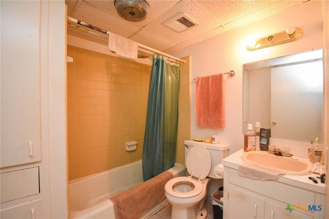 1805 Rosemary Avenue, Victoria, TX 77901