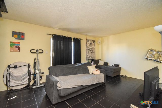 1805 Rosemary Avenue, Victoria, TX 77901