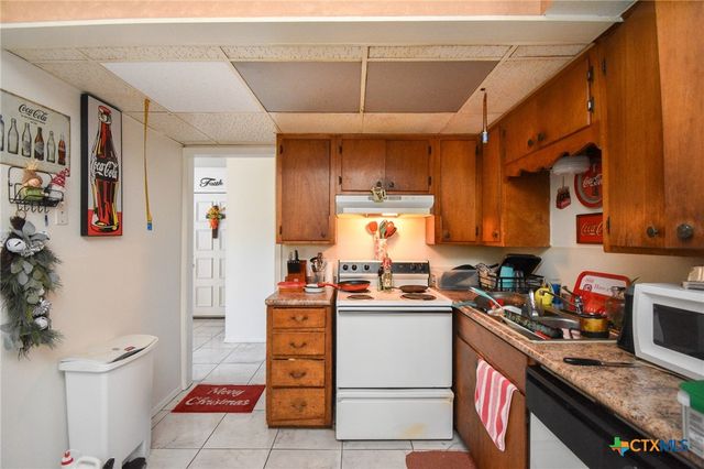 1805 Rosemary Avenue, Victoria, TX 77901