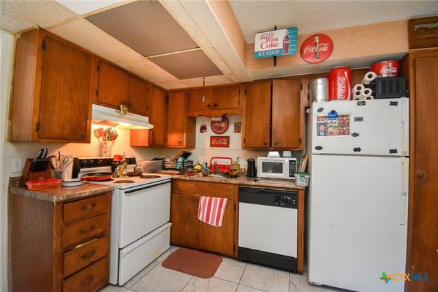 1805 Rosemary Avenue, Victoria, TX 77901