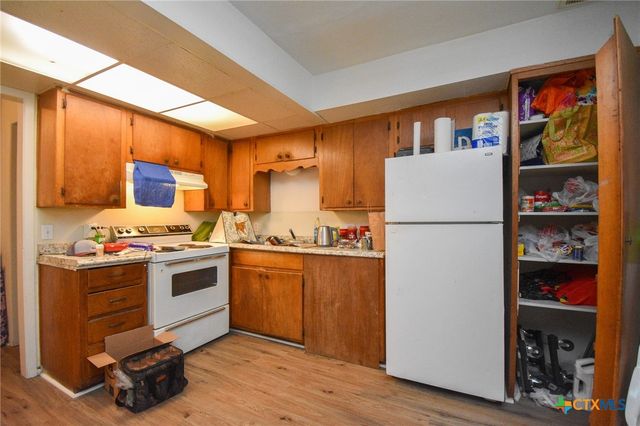 1805 Rosemary Avenue, Victoria, TX 77901