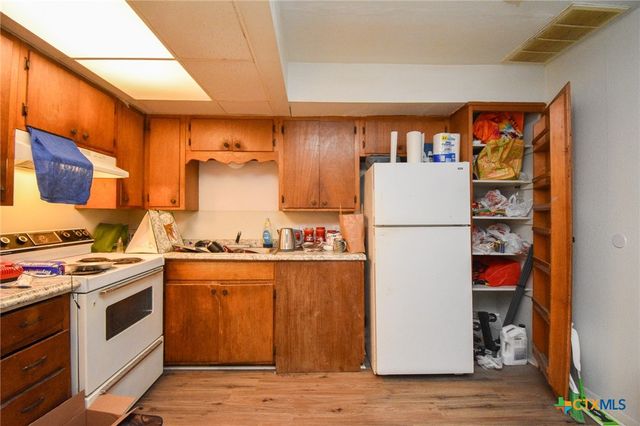 1805 Rosemary Avenue, Victoria, TX 77901