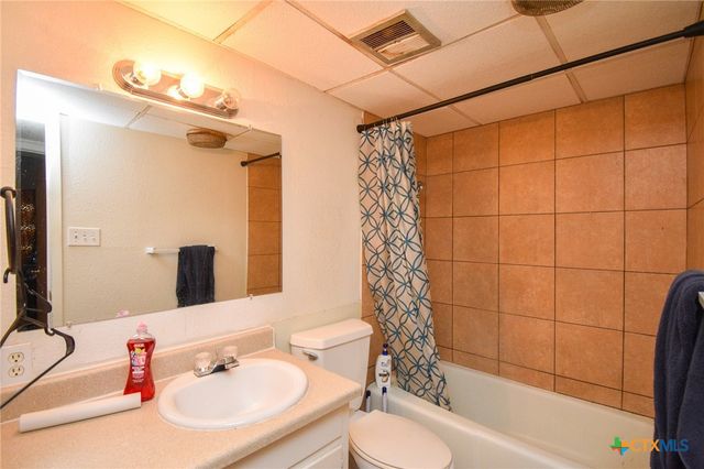 1805 Rosemary Avenue, Victoria, TX 77901