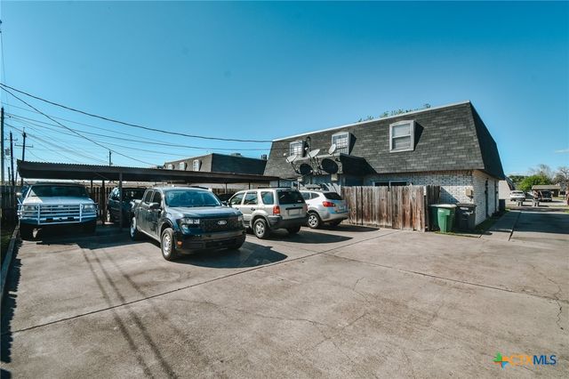 1805 Rosemary Avenue, Victoria, TX 77901