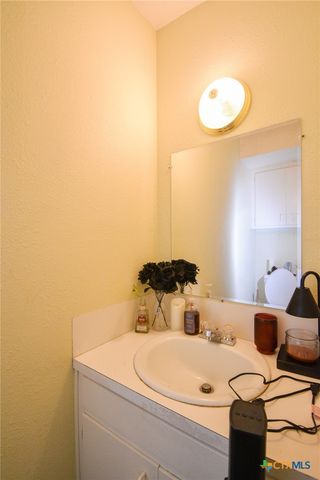 1805 Rosemary Avenue, Victoria, TX 77901