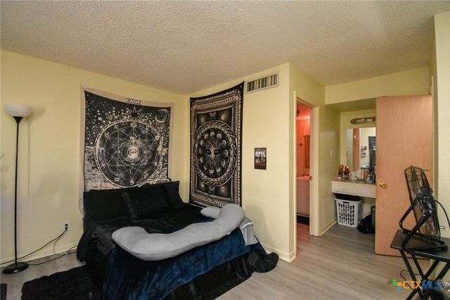 1805 Rosemary Avenue, Victoria, TX 77901