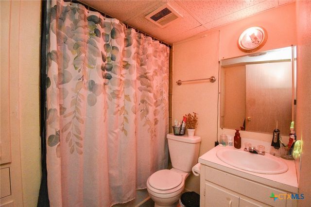 1805 Rosemary Avenue, Victoria, TX 77901