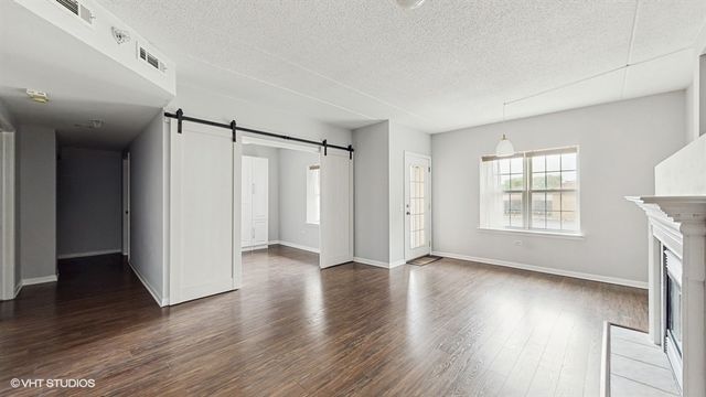 210 N Addison Avenue 202, Elmhurst, IL 60126