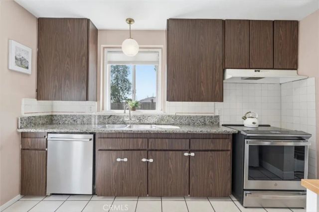 1513 W 211th Street, Torrance, CA 90501