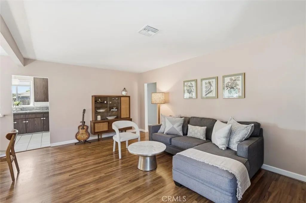 1513 W 211th Street, Torrance, CA 90501