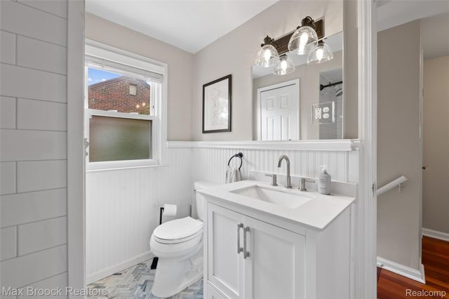1516 Edgewood Drive, Royal Oak, MI 48067