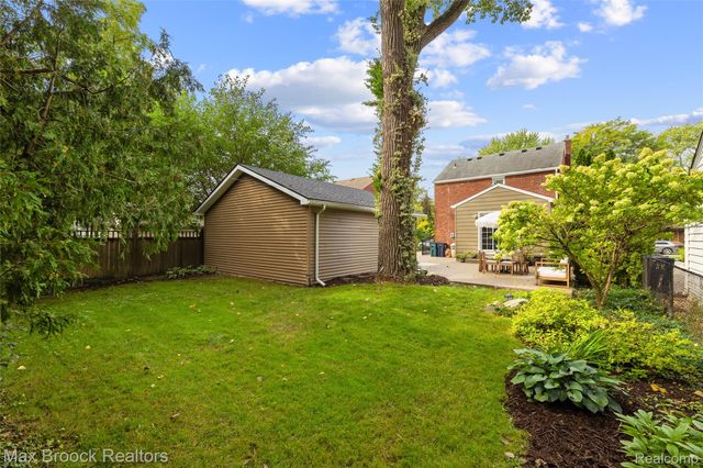 1516 Edgewood Drive, Royal Oak, MI 48067
