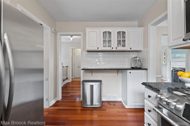 1516 Edgewood Drive, Royal Oak, MI 48067