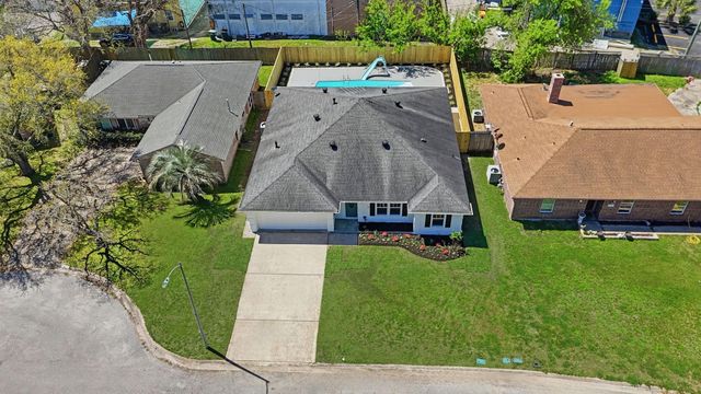 2505 Holly Court, Galveston, TX 77551