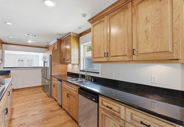 2505 Holly Court, Galveston, TX 77551