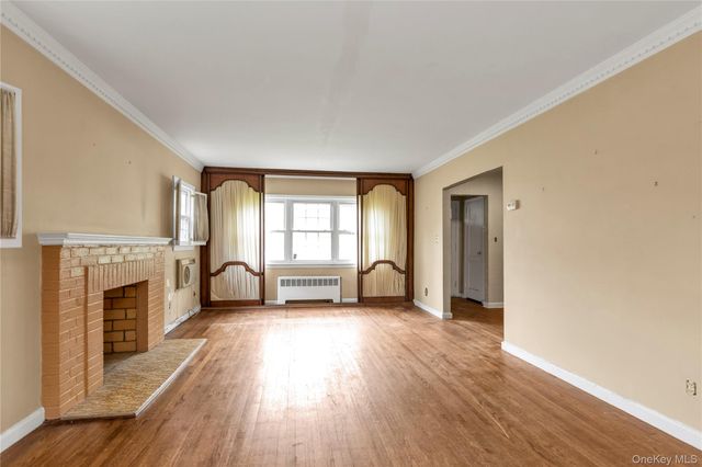 85-22 218th Street, Hollis Hills, NY 11427