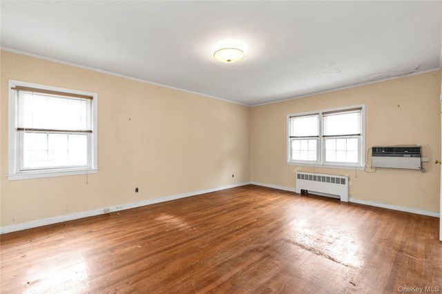 85-22 218th Street, Hollis Hills, NY 11427