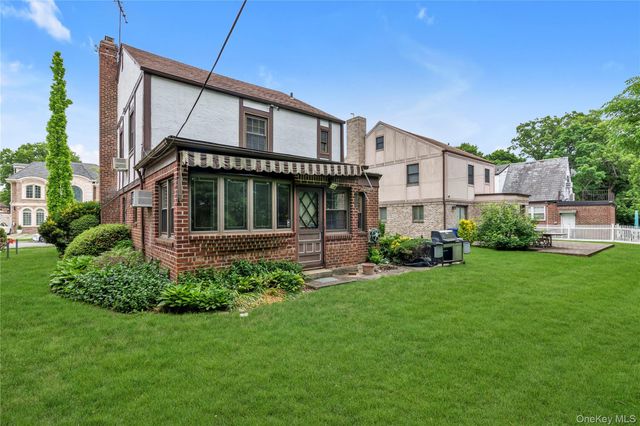 85-22 218th Street, Hollis Hills, NY 11427