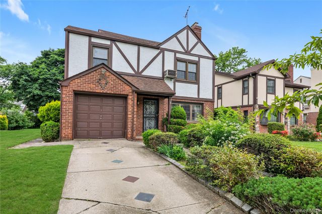 85-22 218th Street, Hollis Hills, NY 11427
