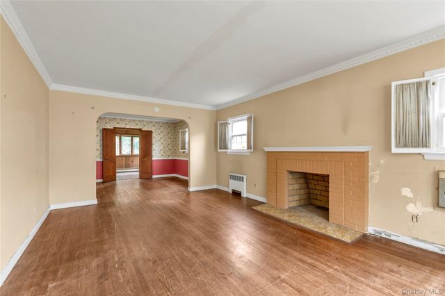 85-22 218th Street, Hollis Hills, NY 11427